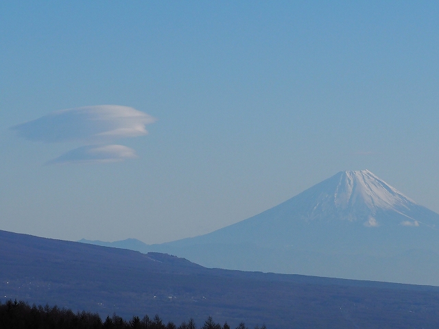 富士山周辺に笠雲やつるし雲🗻☁️ 注目の空の写真 ウェザーニュース
