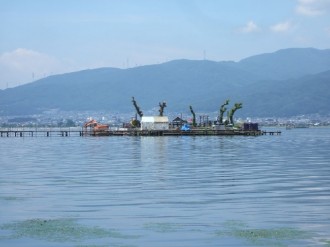 800px-Hatsushima_island_in_Lake_Suwa_small